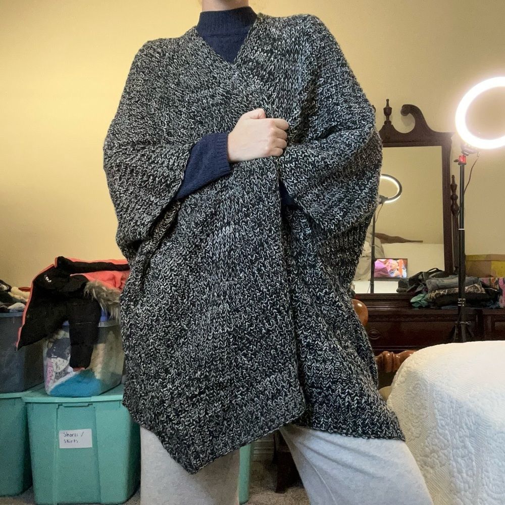 Women’s Oversized Soft Surroundings Black & White Knit Shawl Sweater One Size